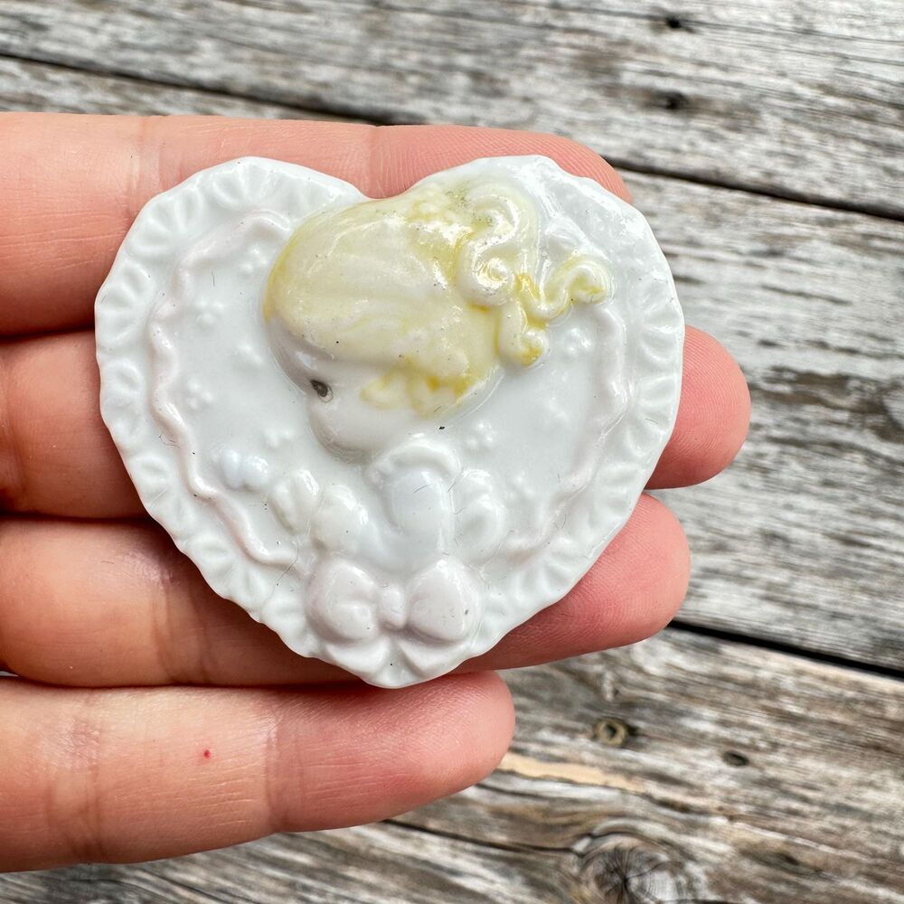 Vintage Precious Moments brooch  Praying Little Girl Pin